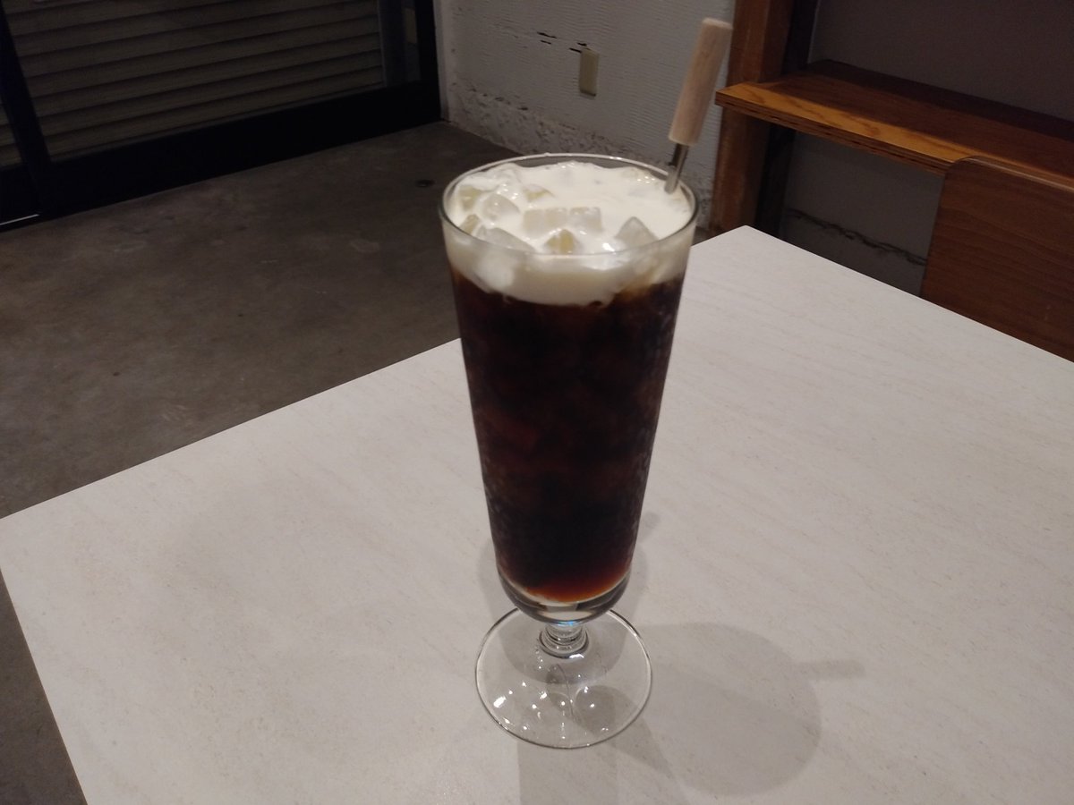 Quasar_coffee's tweet photo. 最終営業も、無事に終了いたしました😢

多くのお客様に
お越し頂き、誠にありがとうございました🙆

また、何処かでコーヒーの販売が出来るように努力して参ります😄

何処かで、お会いしましょう‼️ https://t.co/srXhgUA6BV