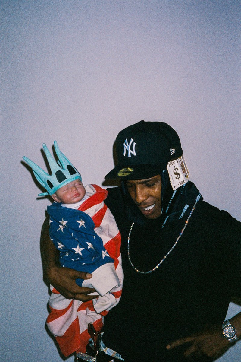 A$AP ROCKY
AWGE FASHION SHOW 2
SHOT BY ME ON 35mm FILM 🎞️