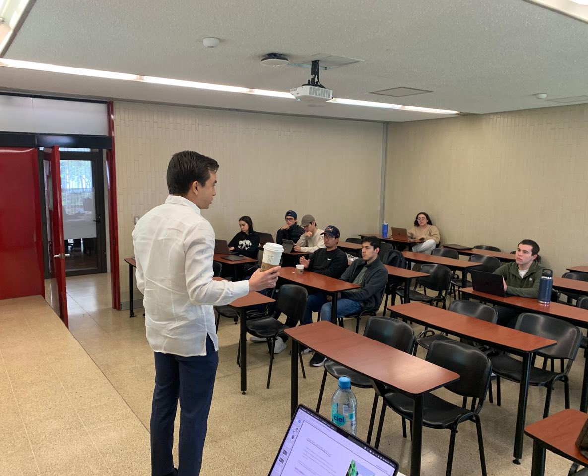 Sábado de impartir clase de responsabilidad administrativa y medioambiental.