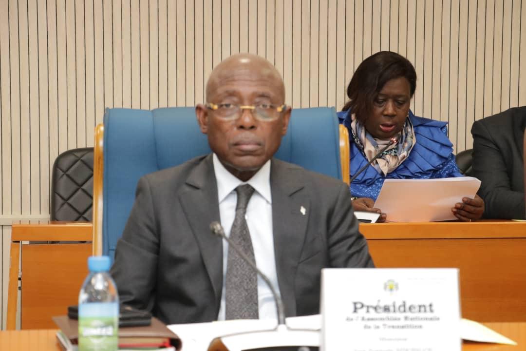 𝐓𝐫𝐚𝐯𝐚𝐮𝐱 🇬🇦| Selon le Président Ndongou : " Notre institution est pleinement mobilisée pour doter le Gabon d'un socle législatif moderne et inclusif ".

 𝑙'𝑎𝑟𝑡𝑖𝑐𝑙𝑒 𝑖𝑐𝑖👉:assemblee-nationale.ga/1-actualites-/…