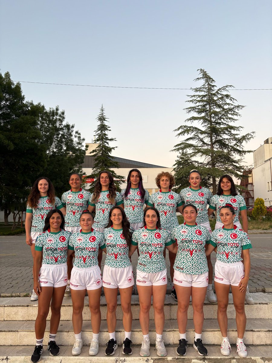 🇹🇷🏉 BÜYÜK BAŞARI! Moldova’da düzenlenen Avrupa 7’li Ragbi Trophy Serisi’nde Kadın ve Erkek Milli Takımlarımız YARI FİNALDE! 🔥

Kadınlarımız da, erkeklerimiz de sahada terinin son damlasına kadar mücadele etti ve adlarını yarı finale yazdırdı! 💪🇹🇷

Hedef: Finale yürümek,