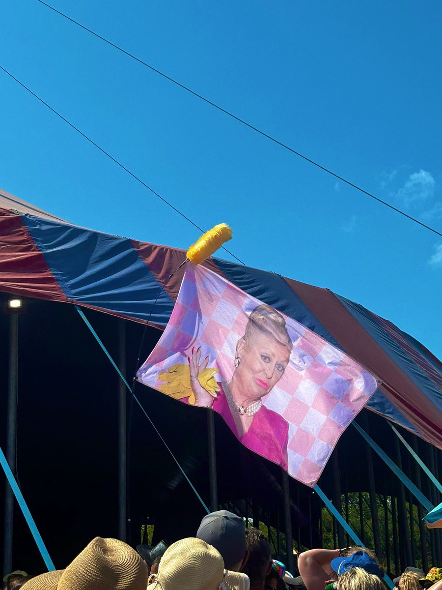 My sis just sent me this from Glastonbury. Fly high queen 😭♥️🕊️
