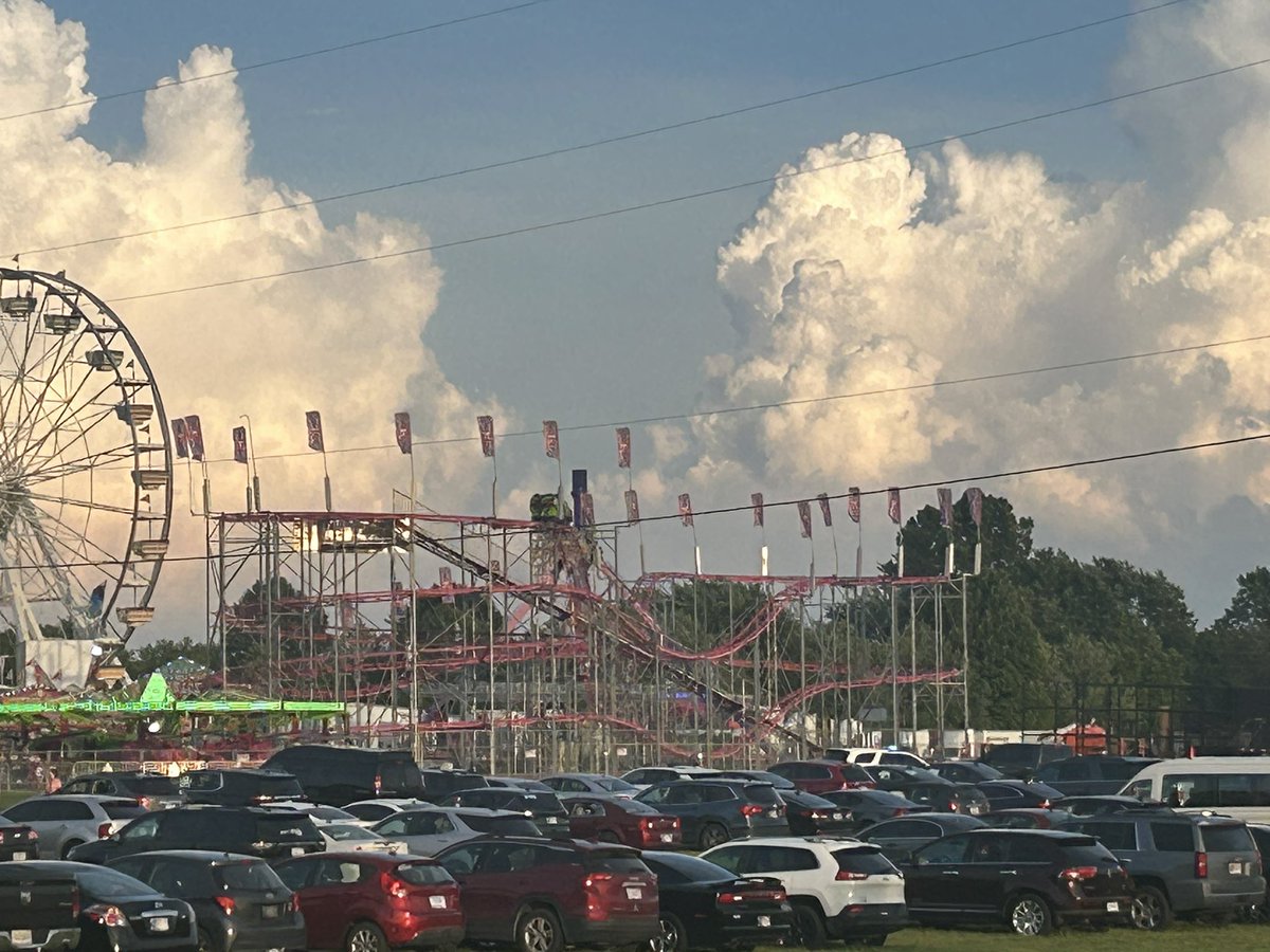 RafaelOnTV's tweet image. For the 2nd year @KaitlynReports
invited me to MC the Marion Co. Fair Queen scholarship event on Friday, 6/27. It is great to see Kaitlyn working with the ladies to magnify their talents and voices. She is fabulous in this role. Please support and enjoy the Marion County Fair.