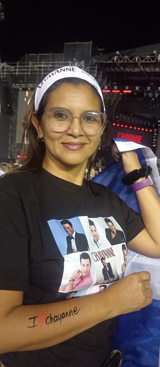 susyro2002's tweet photo. Feliz cumpleaños al mejor artista del mundo mundial @CHAYANNEMUSIC!! Gracias por alegrarnos con tu música!! Te esperamos acá en El Salvador pronto!!! https://t.co/HzFKEty1Ev