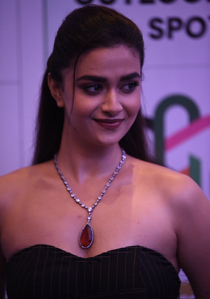 Part 2: 
Frnd: yeah, your ass was so nice.
I have a anal lube, i like to try fingering in your ass.
Me: as usual I'm acting like top 
Then I accept ( okay just try ).
After fingering my frnd 
Hey my finger is going inside so freely..
And he find it I'm vers.....😮😮