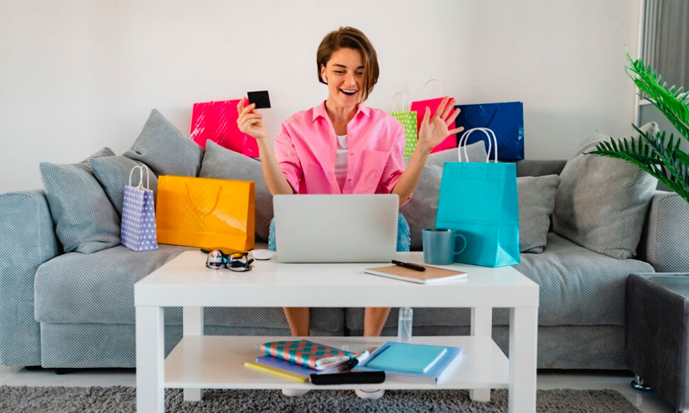 QueTalmagazine's tweet photo. #LifeStyle | 😴 Dormir mal puede repercutir en las compras compulsivas 🛍️ Aquí te contamos porque: https://t.co/cVwgPppN5P 👈🏻👀
.
.
#EstiloDeVida #lifehacks #comprascompulsivas https://t.co/iBQIs66rYA