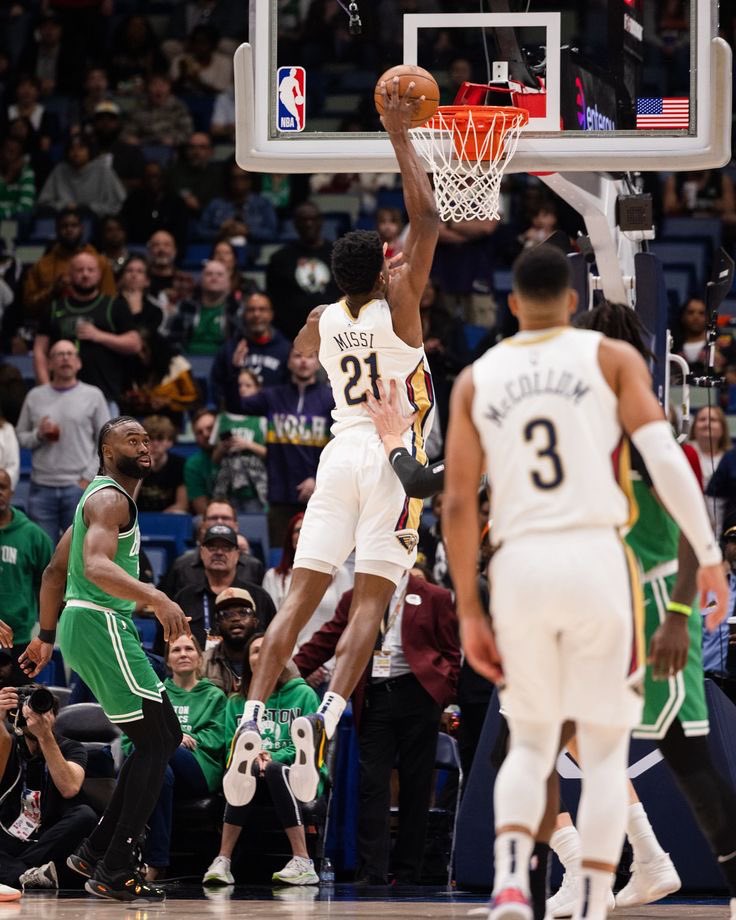 LEAKED 🔌🇨🇲 tweet media