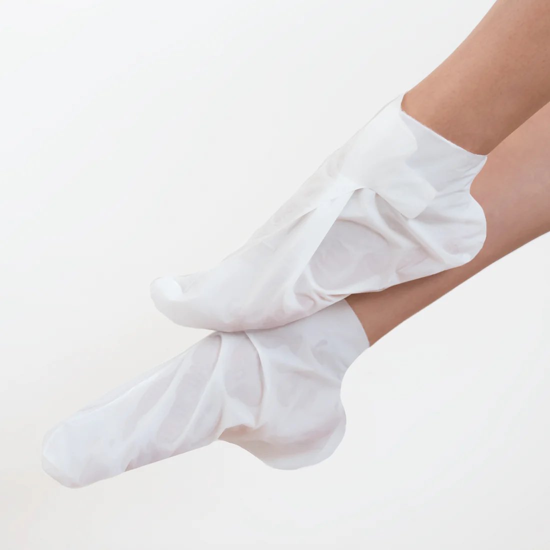 starvedndazed's tweet photo. my bf and i had sex not realising he was still wearing these fucking footmask things #goingcelibate https://t.co/4HrYKMGNZi