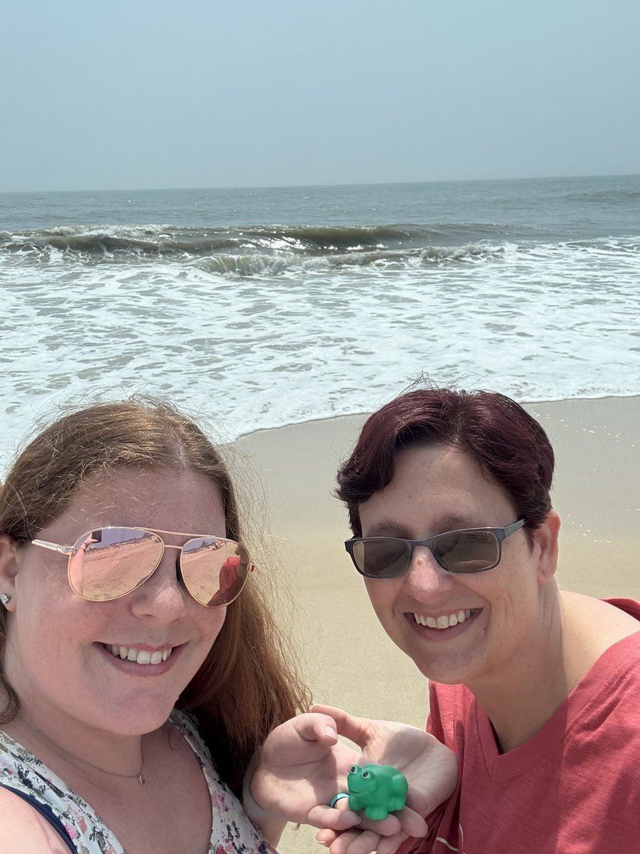 MrWPopejoy's tweet photo. Mrs. Henry and Mrs. Allison hung out at Ocean City MD for a relaxing week at the beach with Ribberto! https://t.co/BYoiNlgE3S