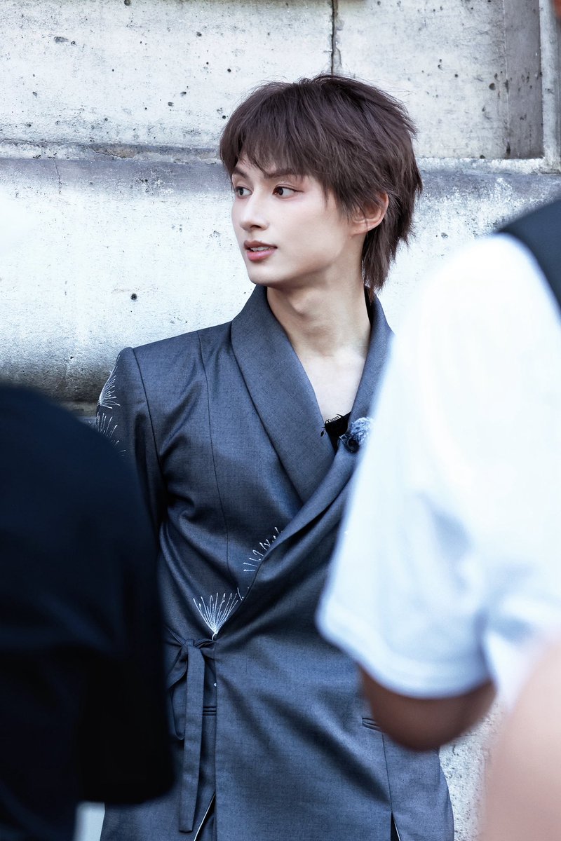 🤵🏻 In Paris.
#文俊辉 #文俊辉jun #seventeen_jun #seventeenjun #seventeenjunhui #준 #문준휘 #ジュン