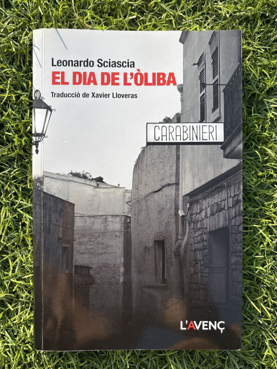 «… com l’òliba quan surt de dia». Shakespeare, 'Enric IV'
#Sciascia