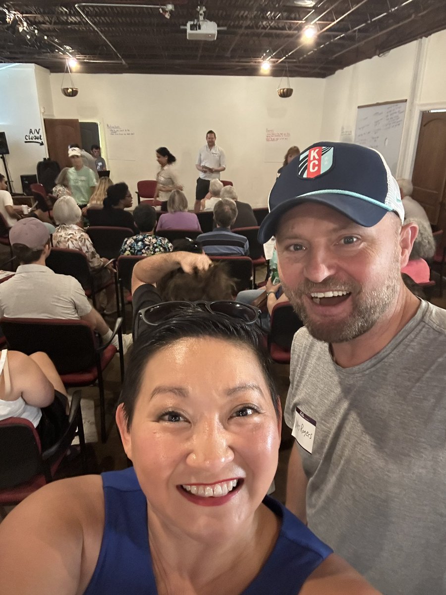 Emily4Mo's tweet image. Amazing 1st meeting for the midtown KC Dems, full of familiar and new faces!