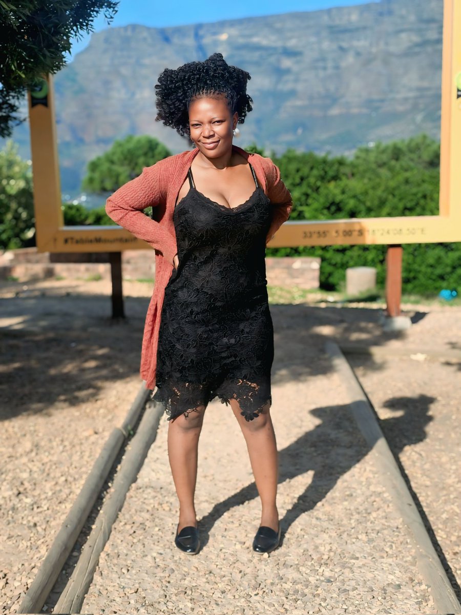 MaZwangendaba (@mamakacleo) on Twitter photo Ndohwa kuda kusvota Zvigananda. I'm two glasses away from starting trouble. 
I solemnly swear I'm up to no good 
Good evening bantu bakaMlimu. Ndohwa kuda kusvota Zvigananda. I'm two glasses away from starting trouble. 
I solemnly swear I'm up to no good 
Good evening bantu bakaMlimu.