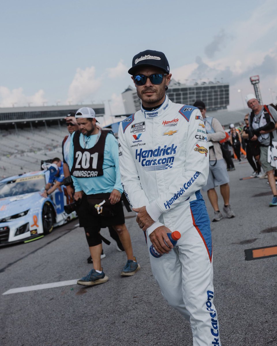 KyleLarsonRacin's tweet photo. Atlanta tonight
Tune in at 7 pm on @tntsports @NASCAR @TeamHendrick https://t.co/Qr2nsQ1Vkb
