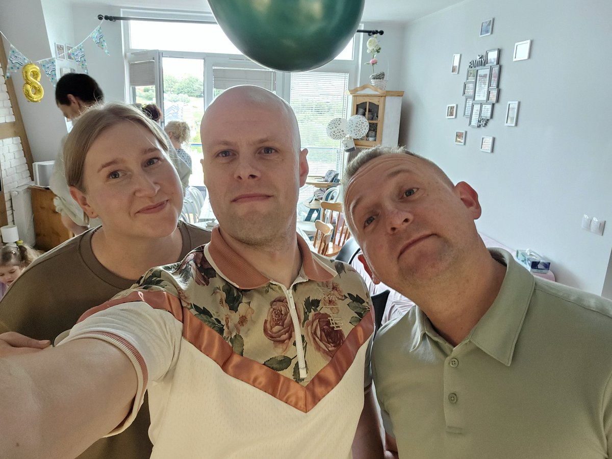 Mati_casual_PL's tweet image. The guests came 🍻
@adiFamily_ 
#Adidas