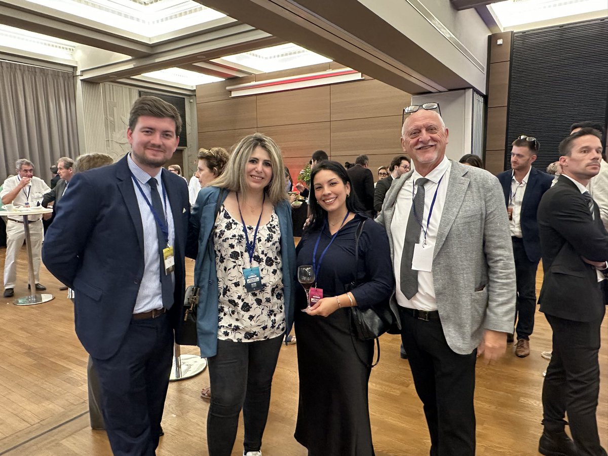 Sandra.Raponi tweet media