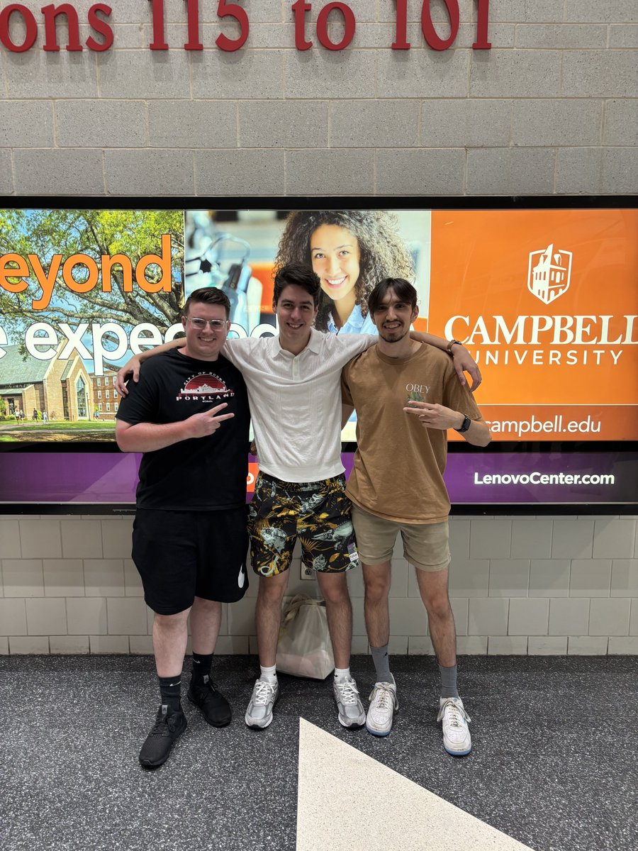 Oregon boys at the RLCS Raleigh Major

<a href="/grayson_rl/">grayson</a> <a href="/BluekyRL/">Connor</a> <a href="/Imminent_RL/">Imminent</a>