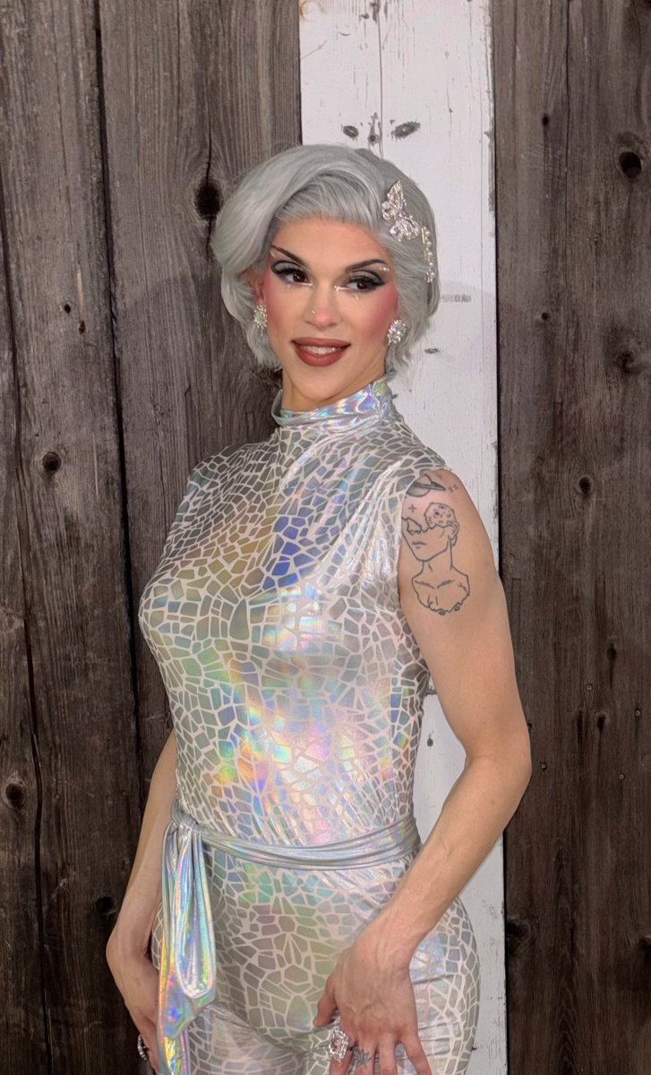 OkPerryOk's tweet image. I literally sewed this outfit &amp;amp; whipped up this hair in less than a couple hours…drag really is magic bc how the hell ☠️🤣