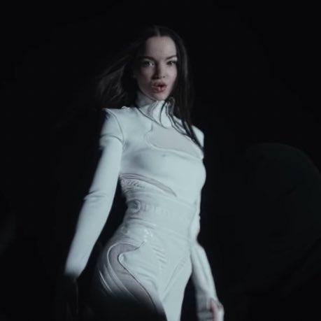 Dove Cameron Charts tweet media