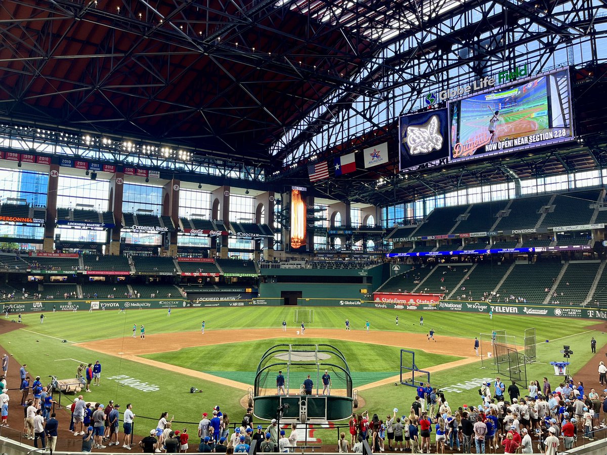 A rare treat:  watching BP.  Thanks, <a href="/Rangers/">Texas Rangers</a>!

#SABR53