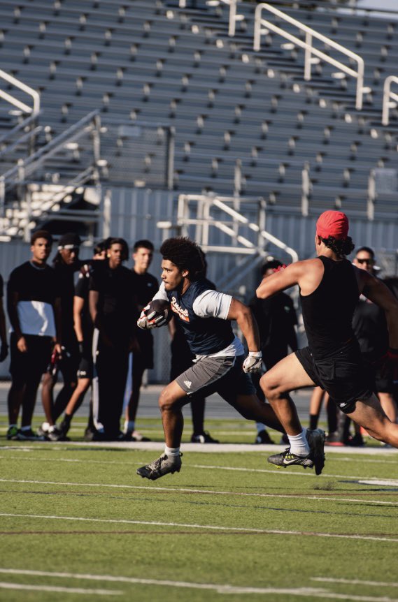 New Threads‼️<a href="/RooseyFB/">Eastvale Roosevelt Football</a> 
#thevalestandard #HEART