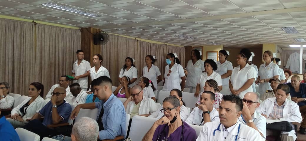 🇨🇺Equipo del <a href="/MINSAPCuba/">Ministerio de Salud Pública de Cuba</a> encabezado por <a href="/DrReinol/">Dr.C. Reinol Delfin García Moreiro</a>, viceministro de Salud Pública, realiza visita de trabajo a la I8sla de la Juventud. 
✅En recorrido por instituciones del sector intercambian con trabajadores sobre estrategias para fortalecer la atención médica.
#CubaPorLaVida
