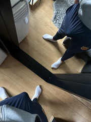 Like si tu viens à 4 pattes me sucer 😈

Télégram payant avec mes sextapes disponible a la vente en mp 🙃