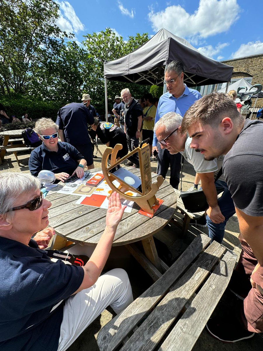 Flamsteed's tweet image. A big thank you to everyone who visited our solar viewing session at the Royal Observatory Greenwich today! 🌞

Cloudy skies gave way to spectacular views of the Sun – including some of the biggest prominences we’ve seen this year.

Next event: Fri 11 or Sat 12 July.