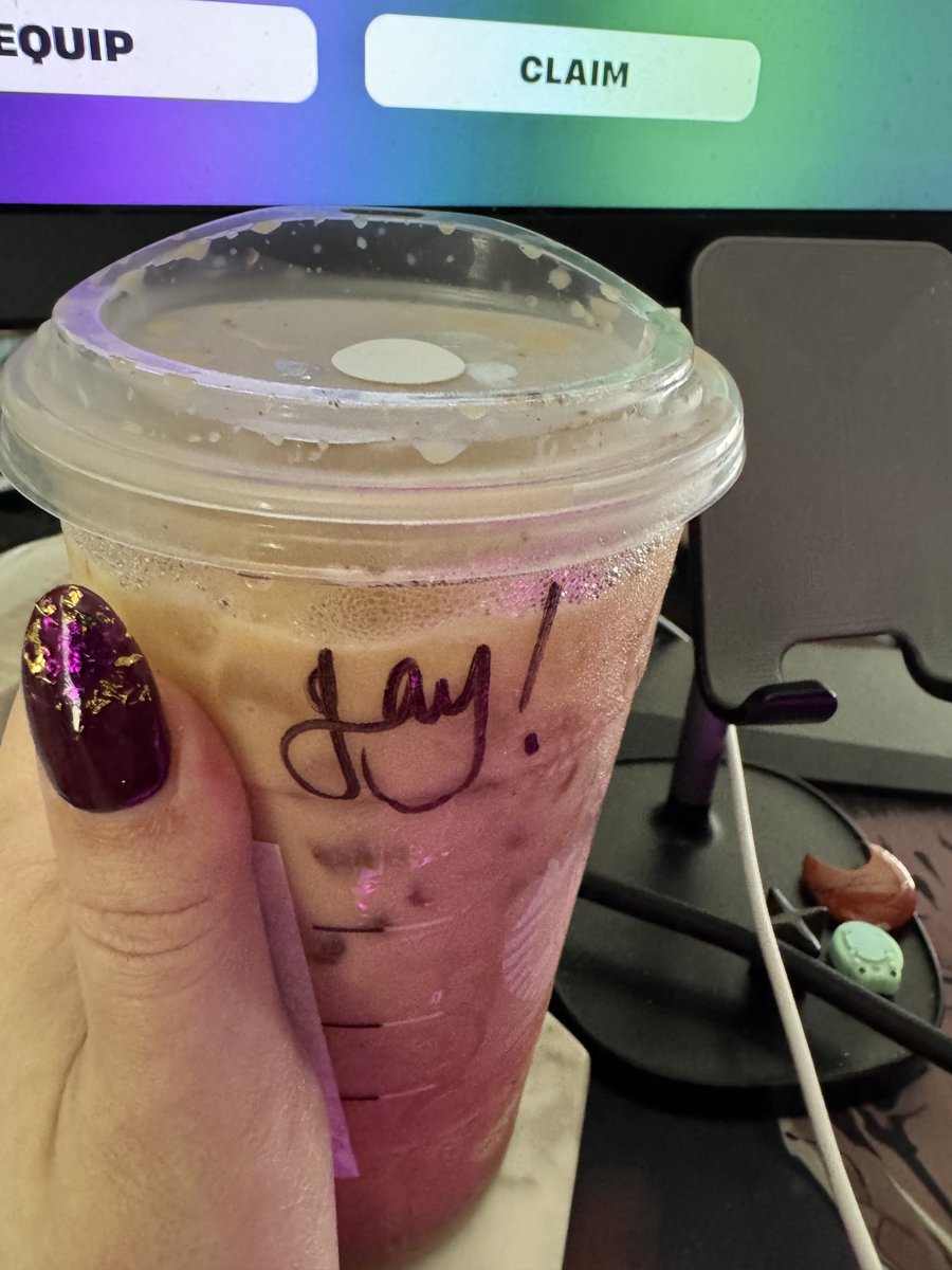 ShinichiKaiVT's tweet image. When your barista calls you out for ordering coffee during stream LMAO