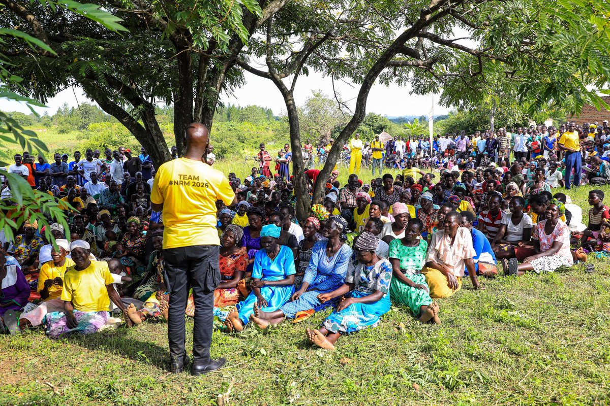I encouraged them to take full advantage of these initiatives by forming or joining registered enterprise groups, ensuring accountability, and working closely with local leaders and implementation committees.
