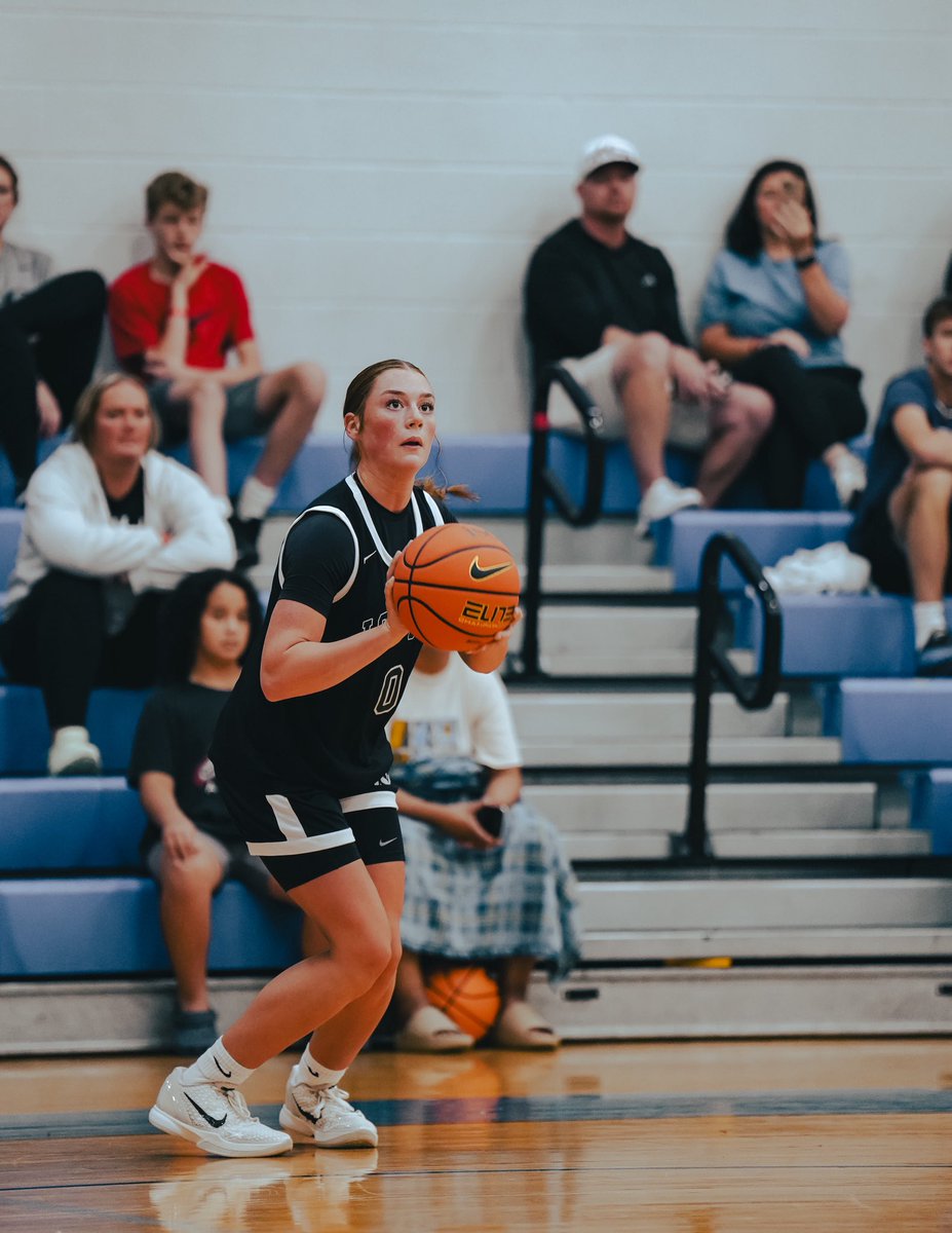 Drew Jackson 🆚 Tennessee Flight EYCL
8 pts | 4 reb | 2-4 FT | + hustle

Early buckets, steady presence. Kept us rolling.

#JustUs | #DevelopmentOverEverything