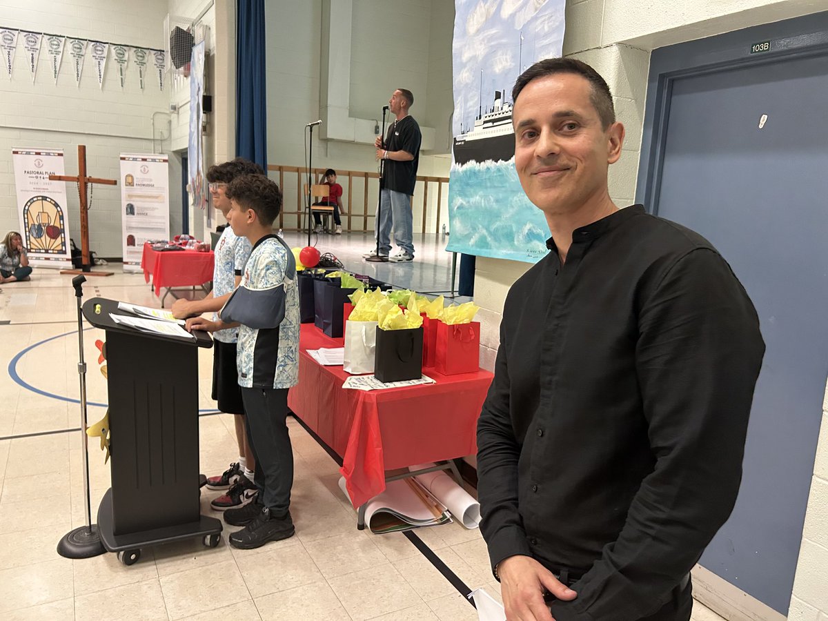 More highlights from #Portugueseheritagemonth. So blessed to host this event and such wonderful performers. Also had a very special surprise guest <a href="/desman_shawn/">ShawnDesman</a> who inspired our students with his story of perseverance and determination! <a href="/TCDSB/">Toronto Catholic District School Board</a> <a href="/ZebbyMartins/">Zebby Martins</a> <a href="/TCDSB_RDAddario/">Robert D’Addario</a>