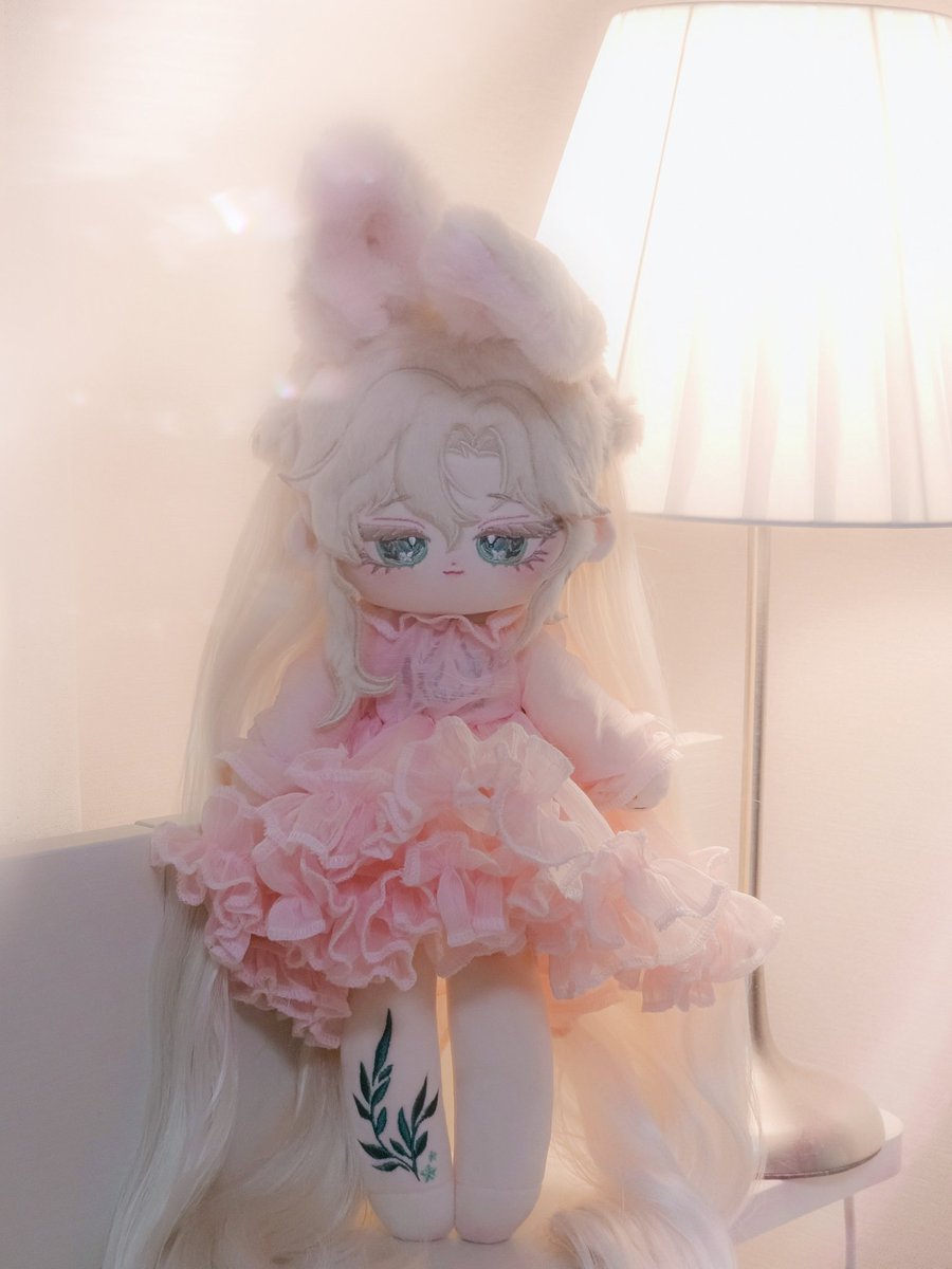 🐇🌙🌿

나비옷장 포말 핑크
풍성하고 섬세한 프릴이 너무 예쁜 옷🩷🫧

그냥 자려했는데 너무 예뻐서 홀린듯이...💭

#무속성_프시케
#프시케숲
#나비옷장_포말