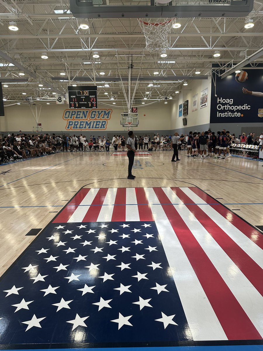 CoachMarcial's tweet image. Great event @BoysCALiveHoops! Looking for some DAWGS!