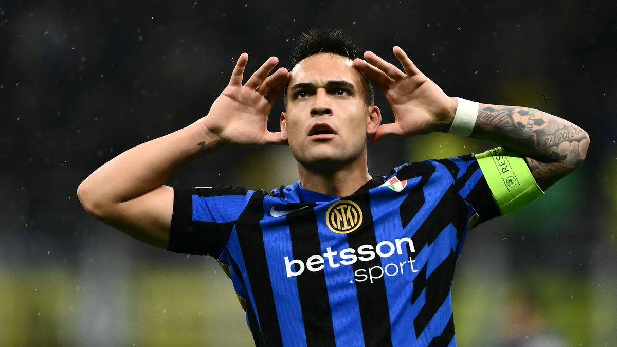 MassimoBarrila's tweet photo. 🚨 Al Hilal have submitted a €120M offer for Lautaro Martínez!
The Saudi club wants to lure Inter’s captain with a mega deal.
Inter are considering – no green light yet.
Biggest bid yet for Lautaro 🇸🇦💰 

#Lautaro #AlHilal #Inter #TransferNews https://t.co/suFWg0Cena