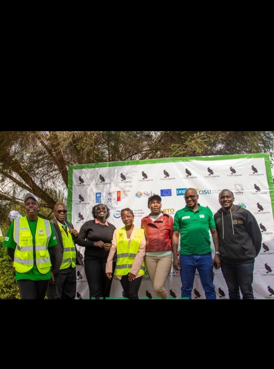 Malika7sheila's tweet photo. #worldenvironmentday2025 
In a quest to extend environmentalism,  we participated in the pre-WED activities of clean up and public dialogue. @ehUganda @nemaug @TotalEnergies https://t.co/rZ7R48Y52u