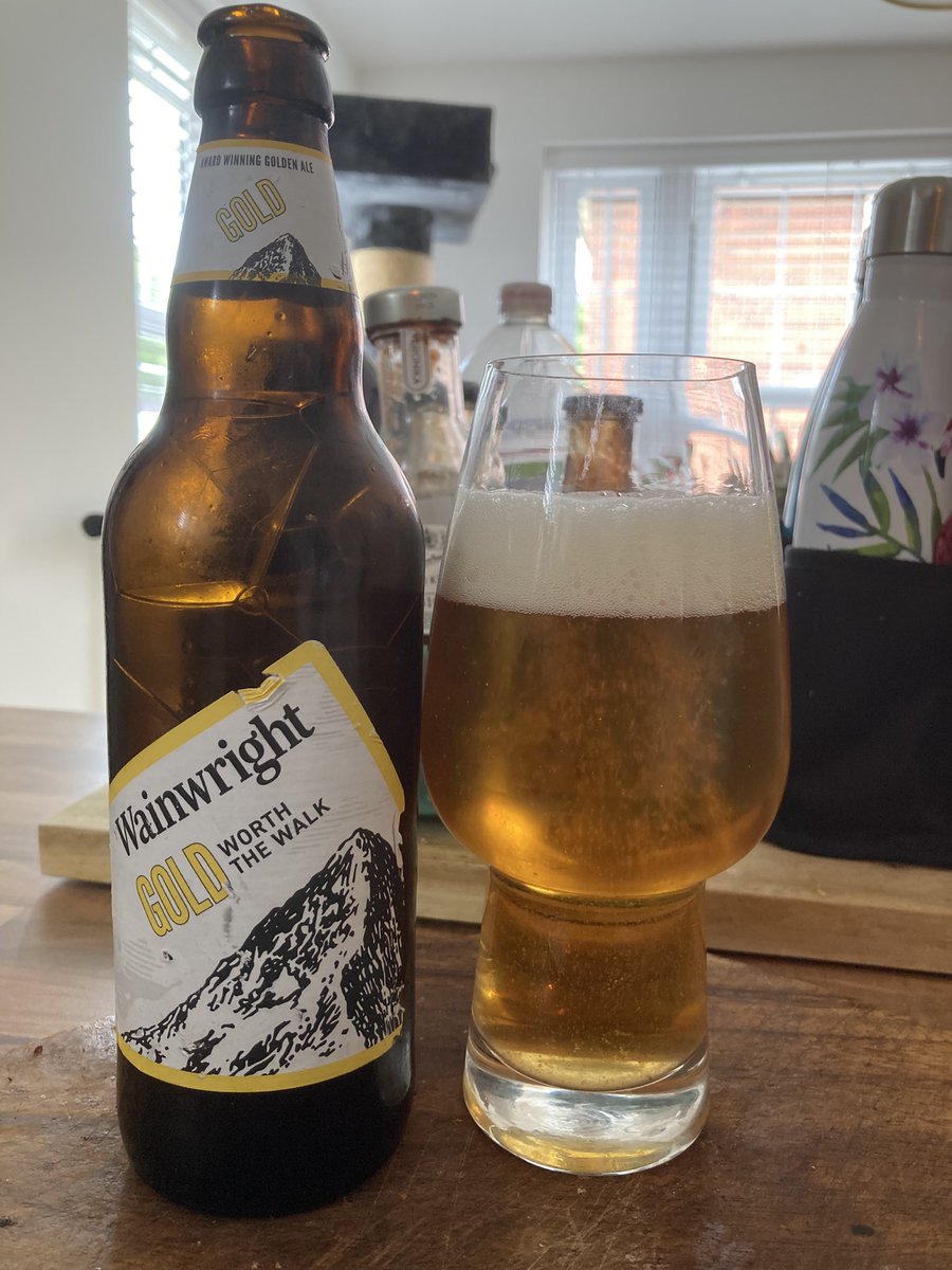 BrewBearUK's tweet image. Wainwright Gold Worth The Walk 4.1% abv - Bargain Price of £1 a bottle from @Morrisons 👍🍻🌞🇬🇧 #realale #CraftBeer #beer #wainwright #WeekendVibes #weekendmood