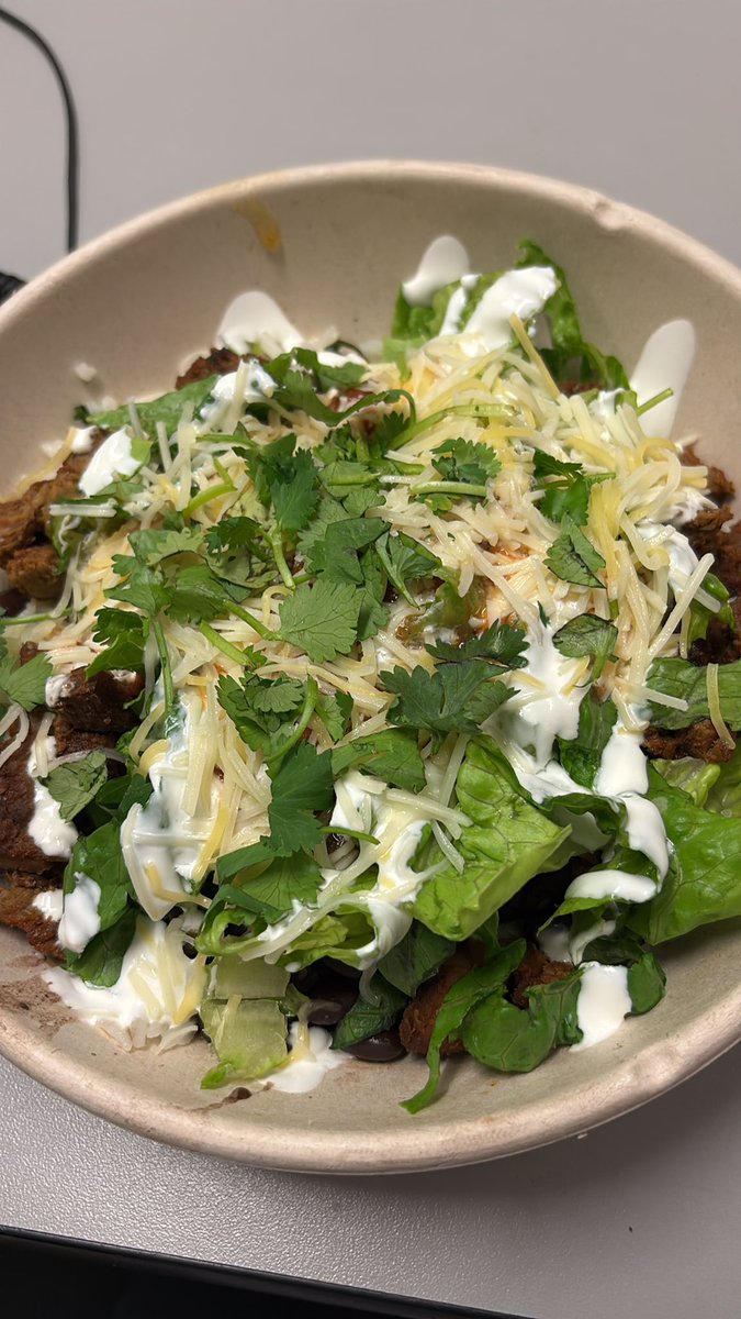 fatouyoomi's tweet photo. #fatimafeasts #girlwhoisgoingtobeokay #fuckchipotle https://t.co/ZnpaNaqqyS