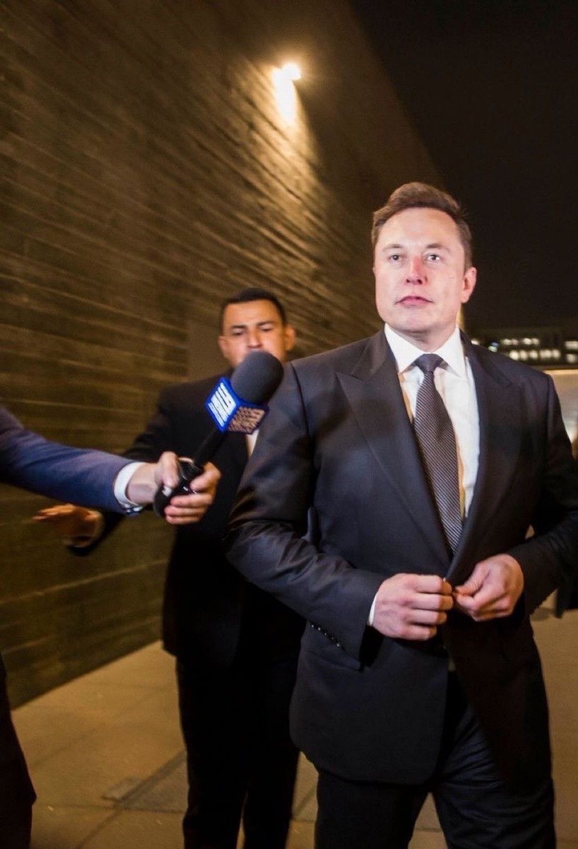 ElonMuskAOC's tweet image. It&apos;s my Birthday! What is the one message you would send me today?