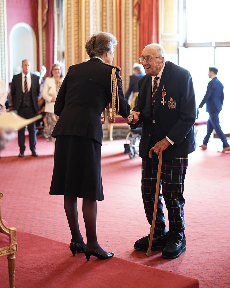 The Royal Family tweet media