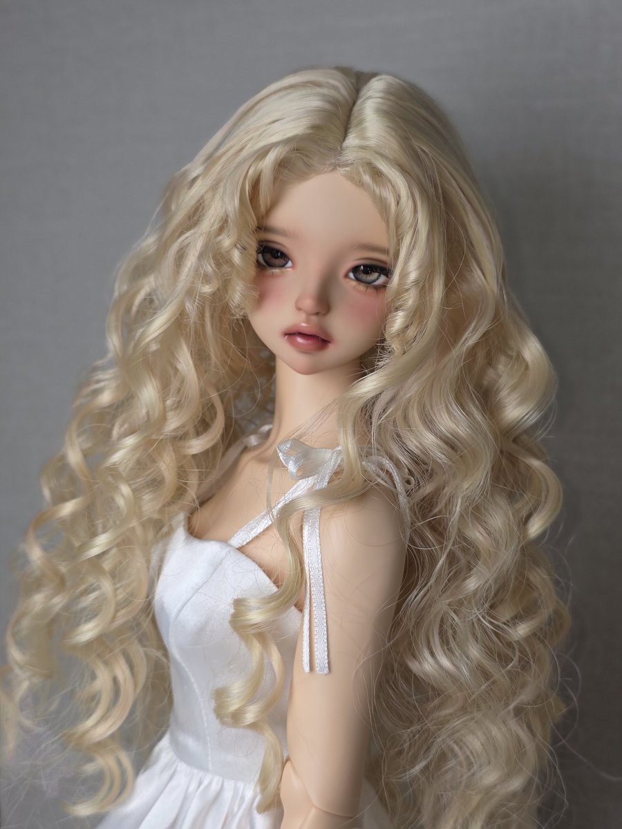 로렐라이언덕에서 노래를 부르며 사람들을 홀렸던  황금빛머리의 아리따운 아가씨처럼...💛