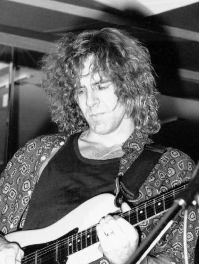 GenXPlaylists's tweet photo. @JVMonte2 Dann Huff - Giant
Also excellent guitar player https://t.co/jjz6epNIvn