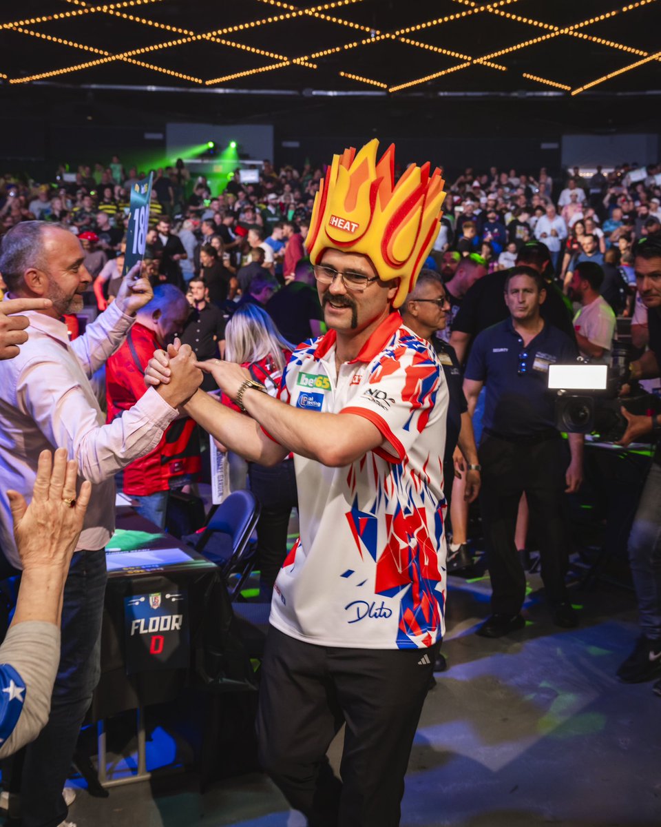 TheTheaterAtMSG's tweet image. A Friday night party with PDC for the US Darts Masters 🎯
Limited tickets remain for the Finals tonight at 7:30: go.thetheateratmsg.com/USDartsMasters
📷: Andrew Lepping / MSGE