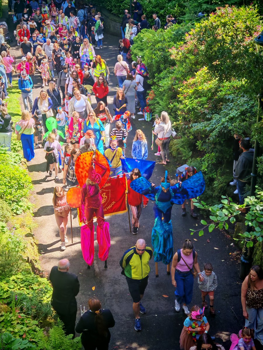 LoveDunfermline's tweet image. The sun shone for Dunfermline Children's Gala today. It was a wonderful occasion full of colour and joy. Some traditions are worth holding on to. ❤️