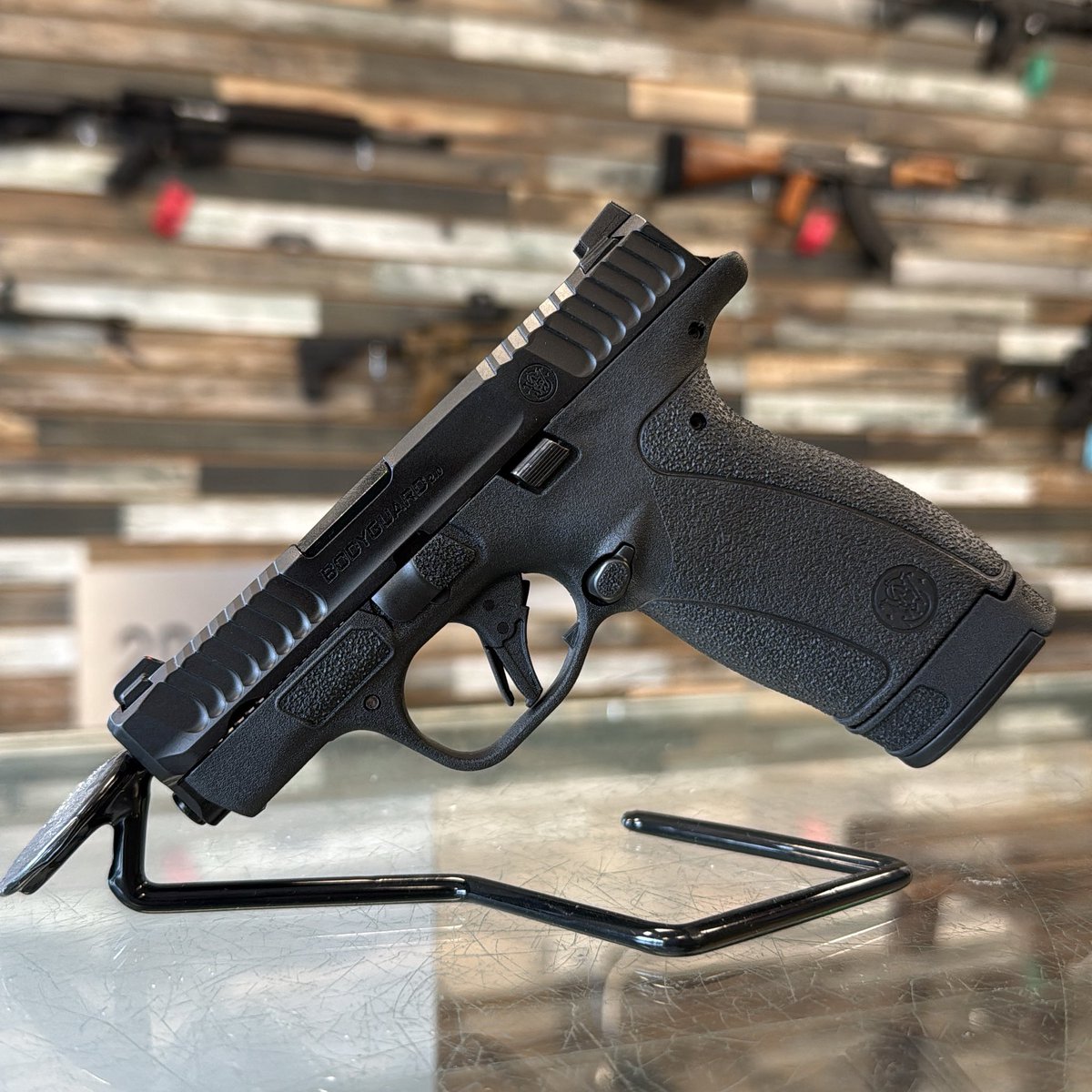 NeMunitionsNH's tweet photo. The S&W Bodyguard 2.0: like a chihuahua with a trigger—loud, feisty, and always ready to bite. #Bodyguard20 #PocketAttitude #380Drama #TinyButToxic https://t.co/Pi9tdXiFZZ