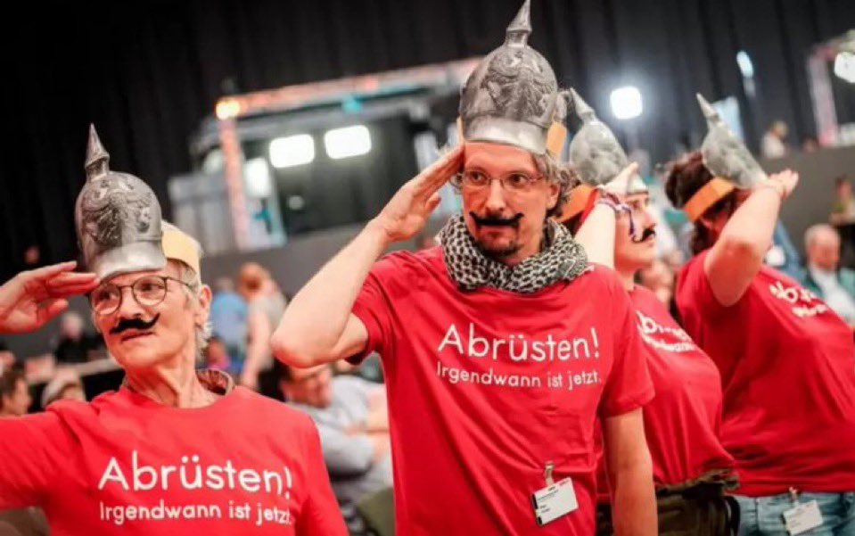 Wurde die Schwesig-Selleringsche Umweltstiftung neu eingekleidet?
Hat diese SPD-Formation bereits einen Namen? 
Vielleicht irgendwas wie:
Division Druschba, Baku-Brigade, Stoßtrupp Stegner oder Plötner-Platoon?