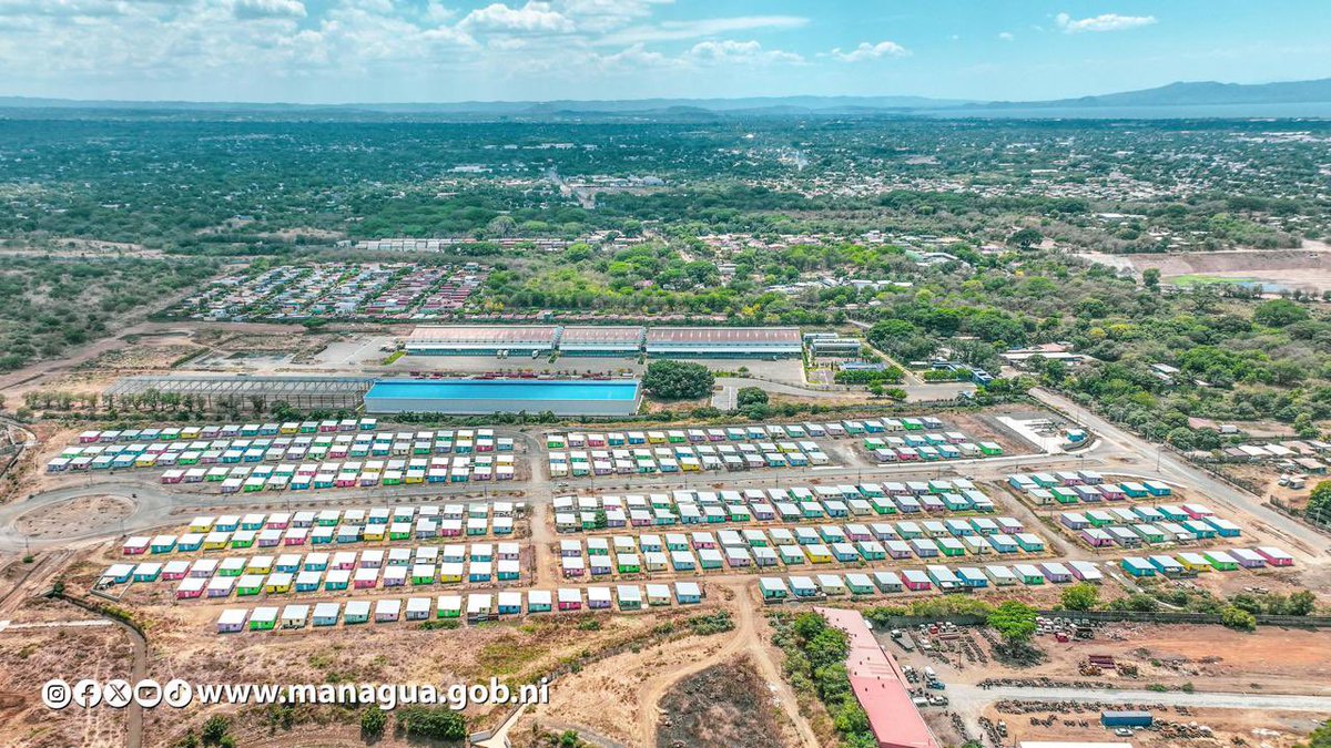 🏡 En saludo al #JulioVictorioso, entregamos 100 nuevas viviendas en Caminos del Río, sumando ya 1,828 familias protagonistas del programa Bismarck Martínez. ✊❤️

✅ 99% de avance
✅ Drenaje finalizado
✅ 63 cuadras serán revestidas
✅ Nuevo centro educativo en construcción 📚