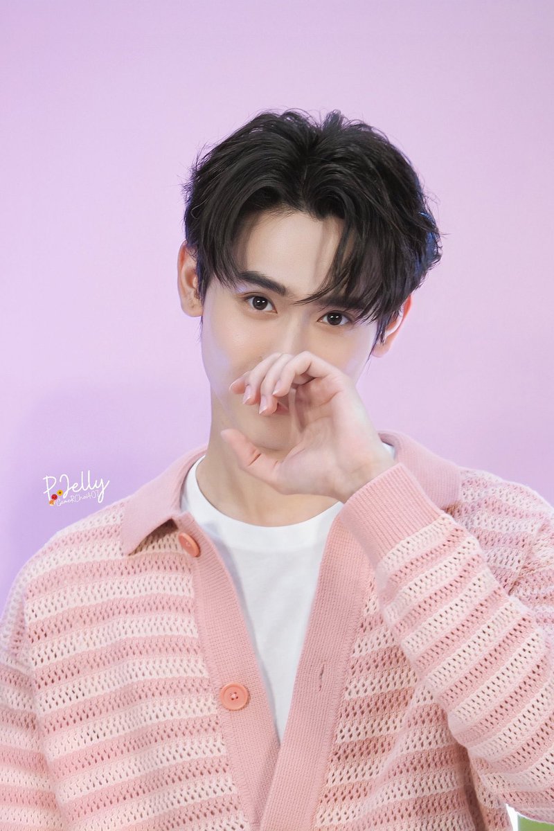 msclear27's tweet image. เจอแล้วรูปห่างกันเกือบ 2ปี
แต่แววตายังเหมือนเดิมเลยยย

#kasibook @kasibook