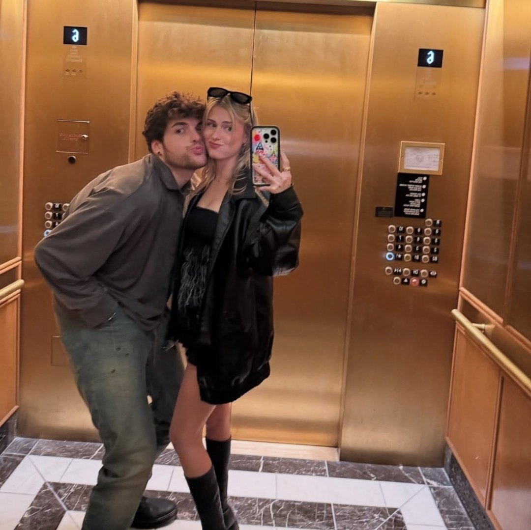 SageWithDaWings's tweet photo. im not over them. i don't think I'll ever be. SO CUTE SGAKAHSKSHS https://t.co/MumJBL4XWM