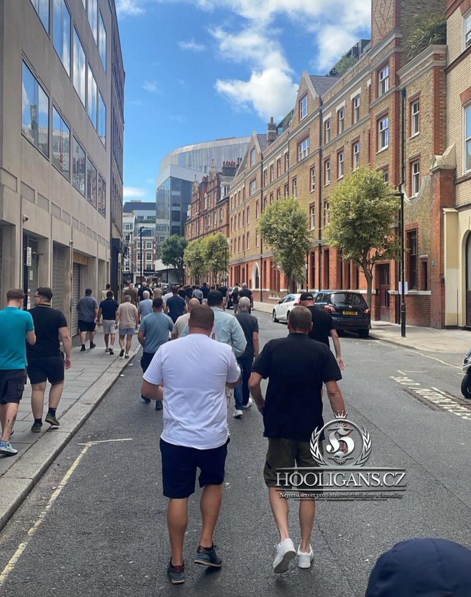28.06.2025🏴󠁧󠁢󠁥󠁮󠁧󠁿 Millwall Lads against grooming:
Football Lads against grooming, a demonstration organised by many football mobs in London in response to Islamic grooming gangs of British girls. So far is supported by guys from Tottenham, Millwall, West Ham, Chelsea and Brentford and